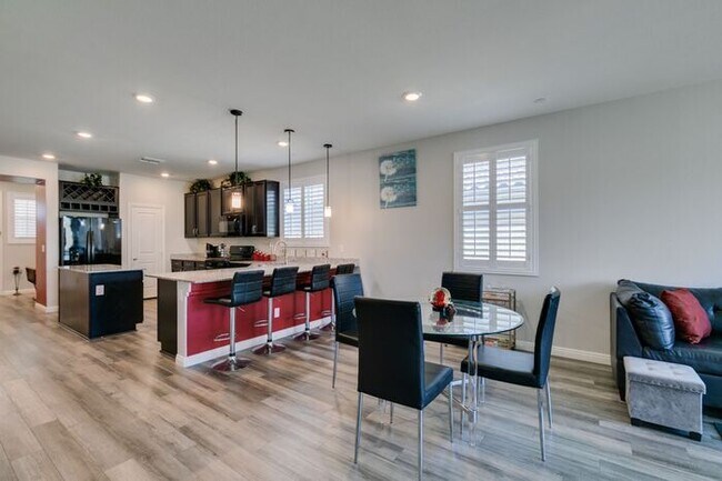 Building Photo - Furnished 5-Bedroom Home with Two Primary Suites