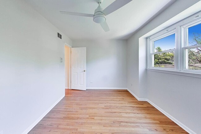 Building Photo - 1526 Carrol Ct