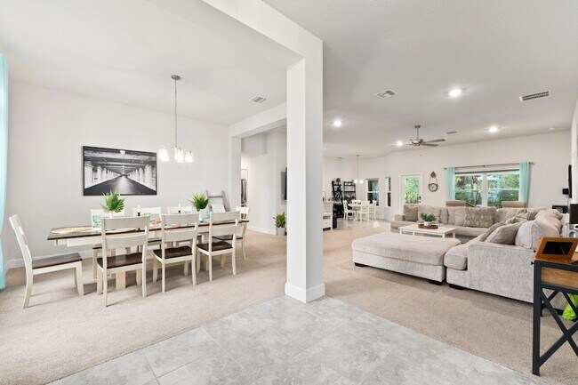 Building Photo - 8324 Amalfi Cir