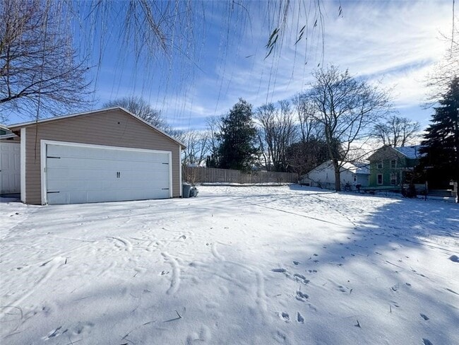 Building Photo - 41 W Buffalo St