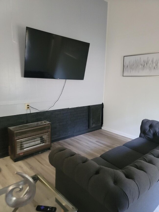 Building Photo - 161 McGill St