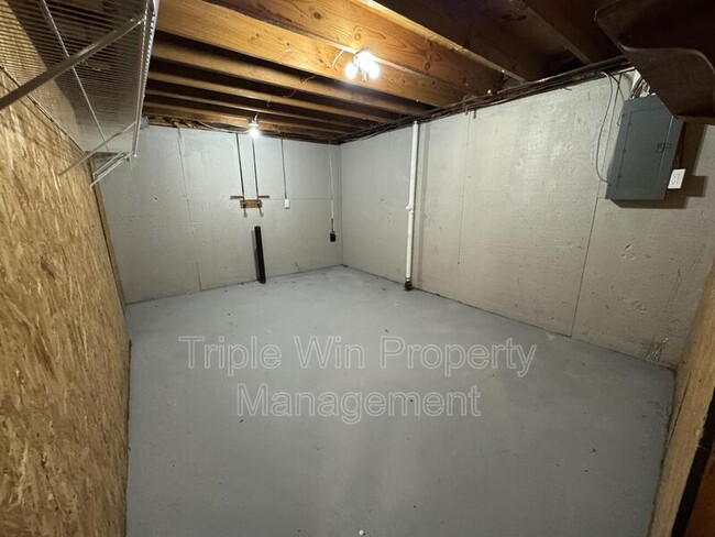Building Photo - 11282 Ashcroft Ln