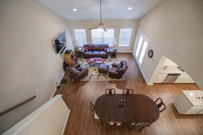 Building Photo - 4414 Sunday Silence Way