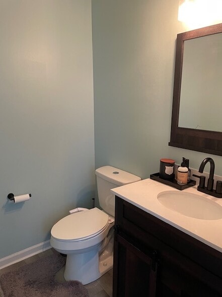Downstair Half Bath - 2908 White Thorn Cir