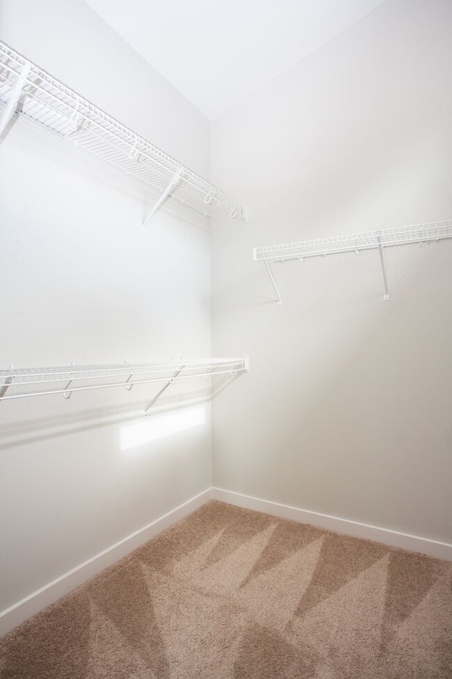 Building Photo - Beautifully Partially Furnished or Unfurni...