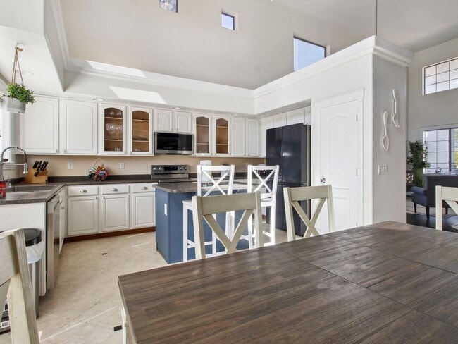 Building Photo - 7733 W Southgate Ave