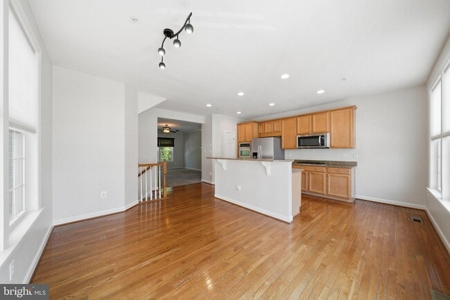 Building Photo - 8921 Amelung St