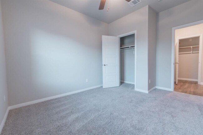 Building Photo - 2838 Dell Hollow Dr