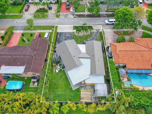 Building Photo - 1430 SW 102nd Ct
