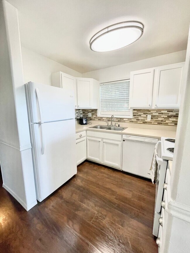 Building Photo - UPPER WEST SIDE- Villas at Kahana Ridge -3 bedroom/2 Bath- Semi Furnished Condo