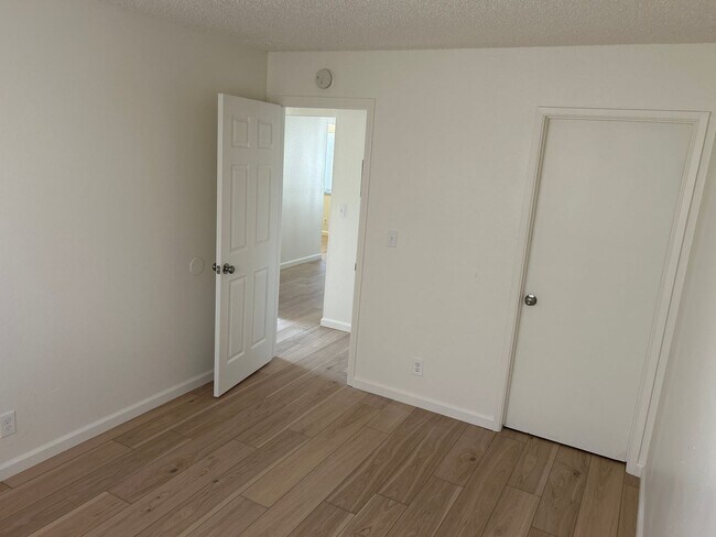 Building Photo - Maple 2