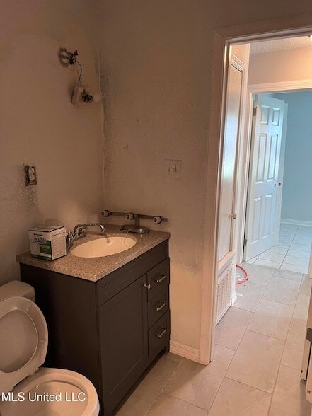 Building Photo - 102 Carson Dr