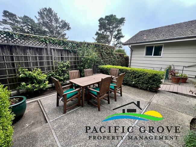 Building Photo - Lovely Ocean View Home Available NOW!