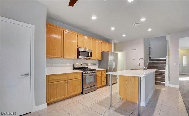 Building Photo - 9412 Warm Waters Ave