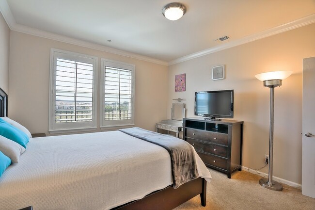Building Photo - 2BD/2BA Dublin Terraces Condo with Underground Parking, Pool, Fitness Center and More!