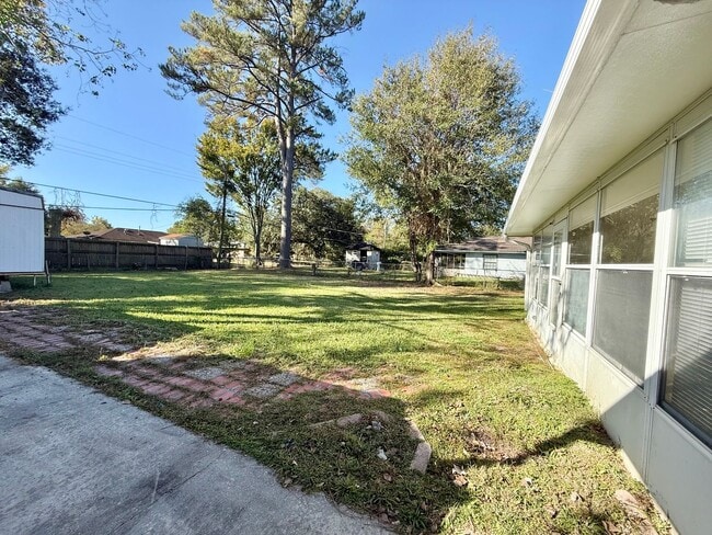 Building Photo - Home For Lease