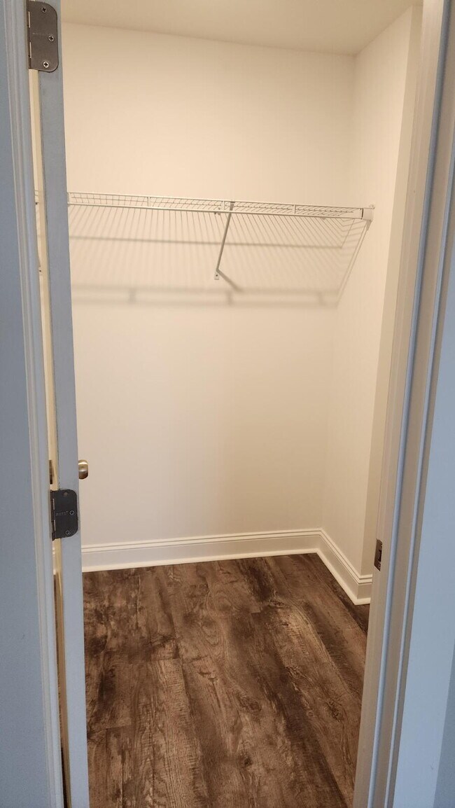 Building Photo - 1815 Fox Den Way