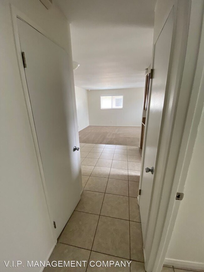Building Photo - 2 br, 1 bath House - 740 W. Hemlock St