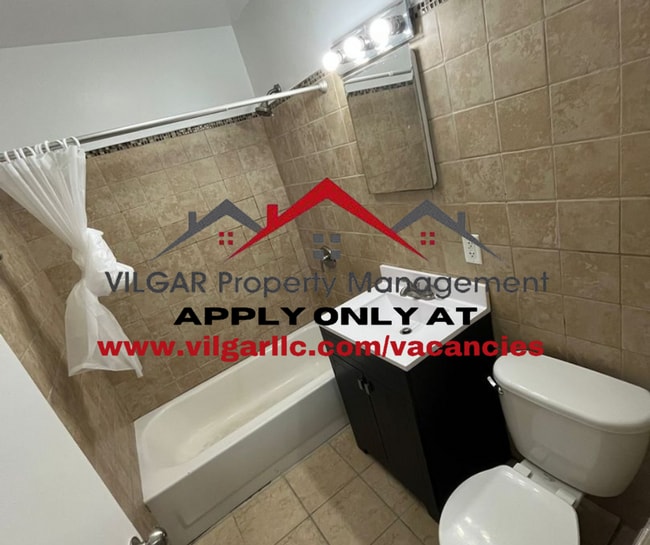 Building Photo - Beautiful 3 Bedrooms / 1 Bath Home in Gary...