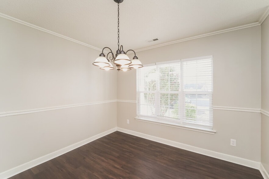 Building Photo - 4245 Barley St SW