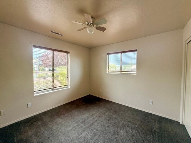 Building Photo - Beautiful 4-Bedroom Home in Desirable Pres...