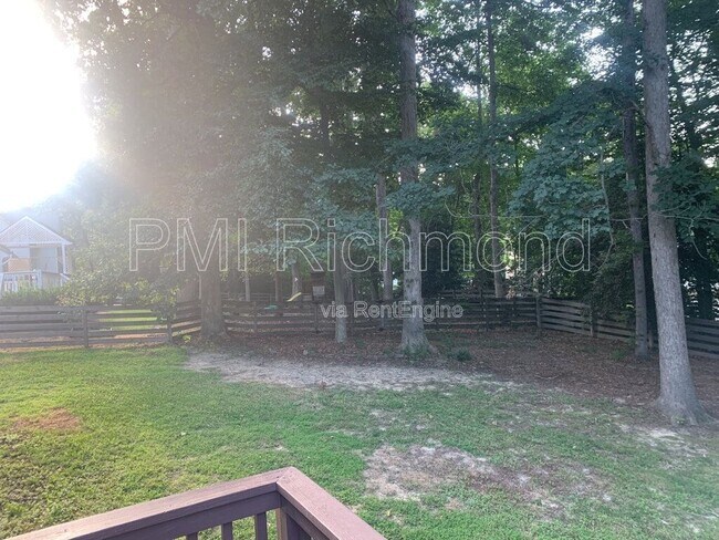 Building Photo - 11418 Hardwood Dr