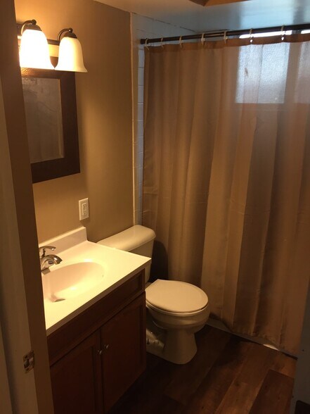 Bathroom - new flooring. - 3207 N. Peoria Avenue