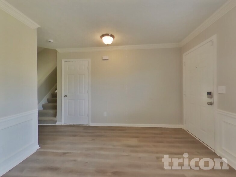 Building Photo - 1026 Bonita Cir