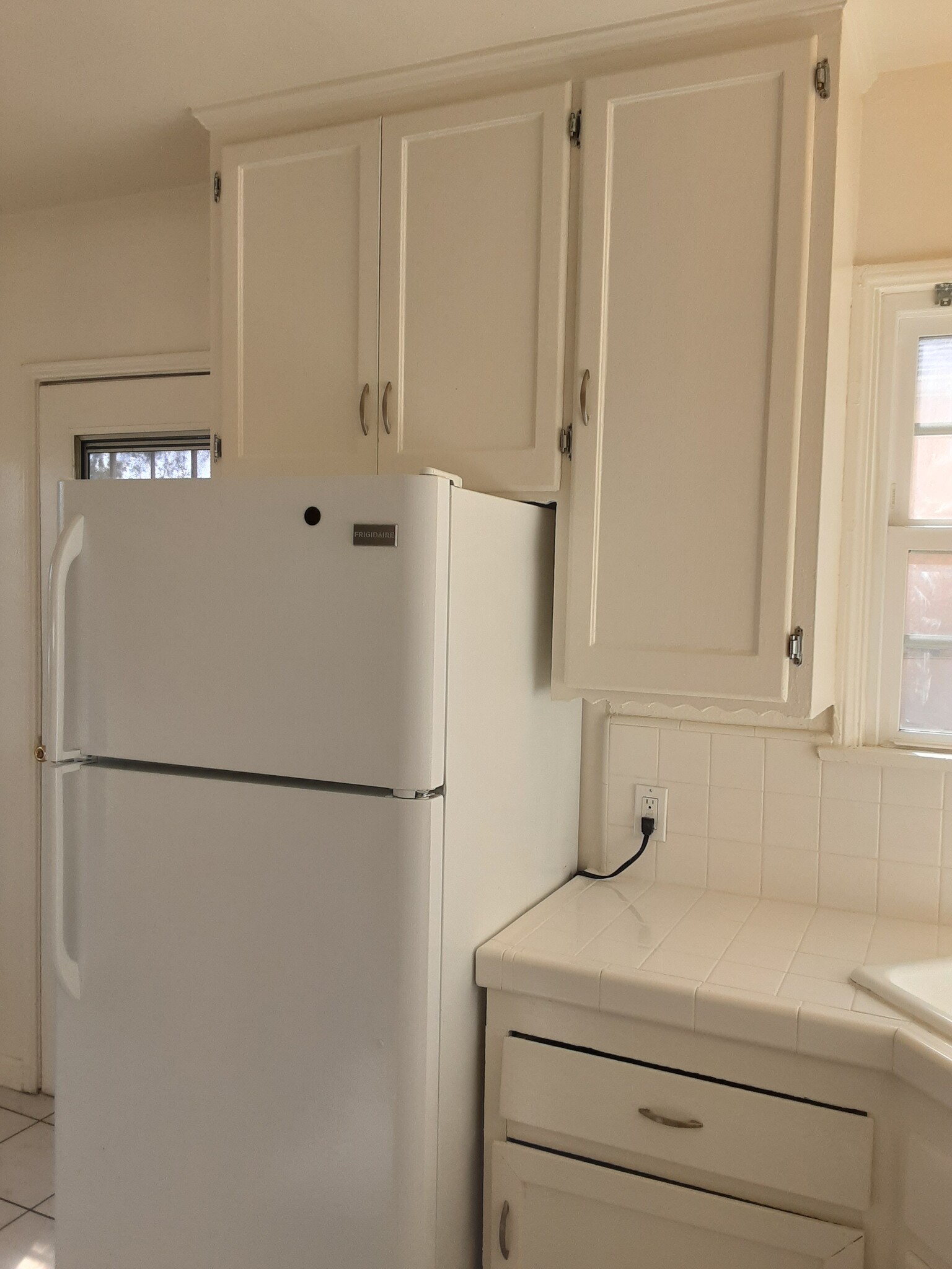 Kitchen - 10857 Jefferson Blvd