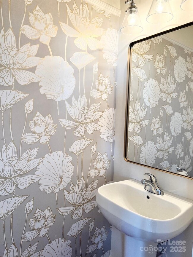 Building Photo - 630 Old Meeting Way