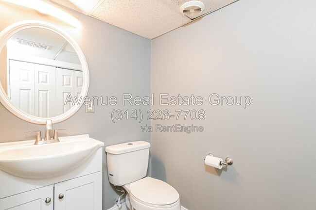 Building Photo - 705 Wickerleigh Terrace