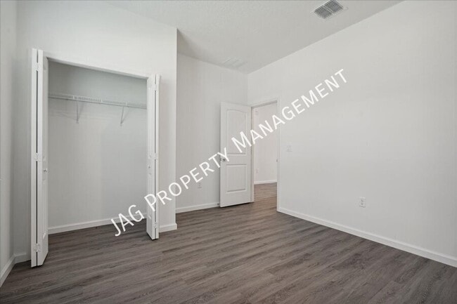 Building Photo - 516 Fredericksburg St