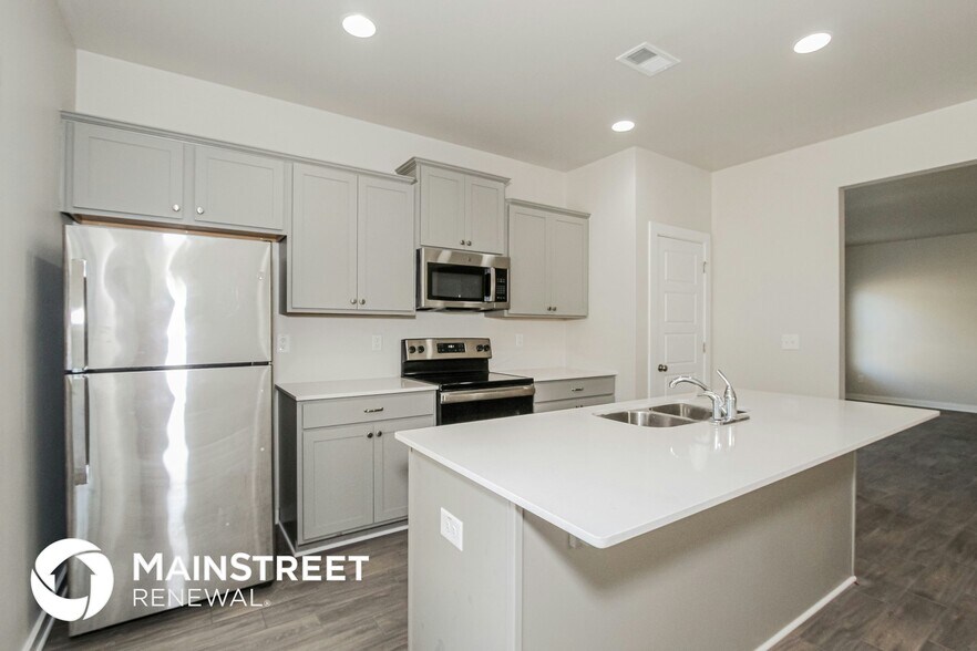 Building Photo - 55 Ridgeview Cir