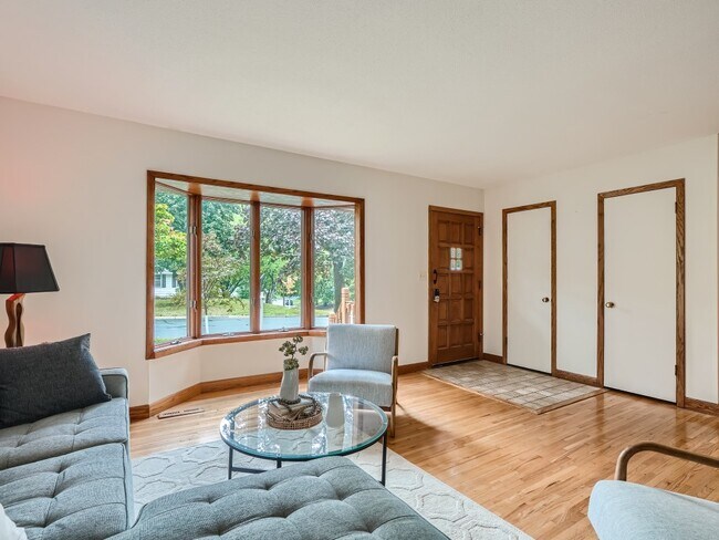 Building Photo - 8840 Morris Rd