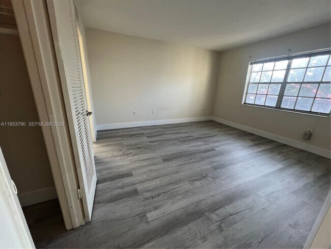 Building Photo - 5731 NW 37th St