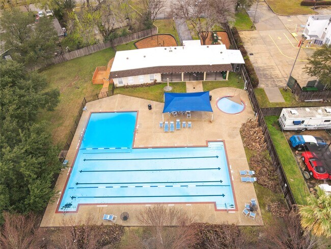 Building Photo - 12727 Westella Dr