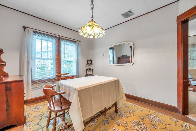 Building Photo - Gulfport Arts District Living — Furnished 3BR Bungalow with Large Yard and Easy Coastal Access |