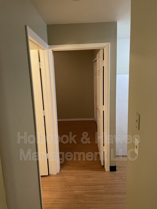 Building Photo - 4531 Boardwalk Dr
