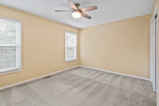 Building Photo - 804 Lancaster Ln