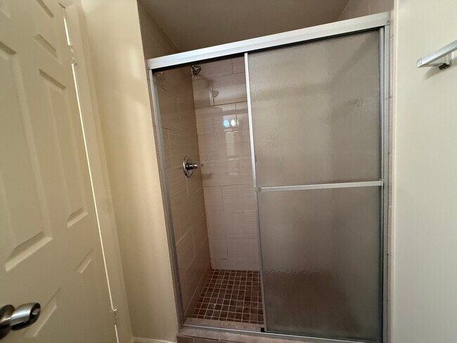 Building Photo - 110 N Kenilworth Ave