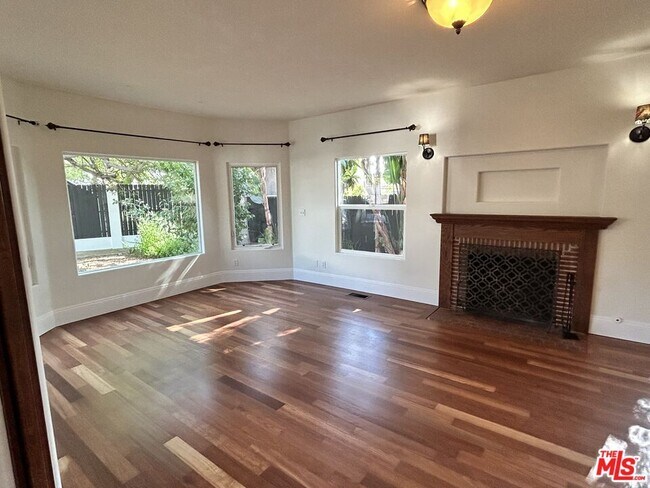 Building Photo - 8302 S Sepulveda Blvd