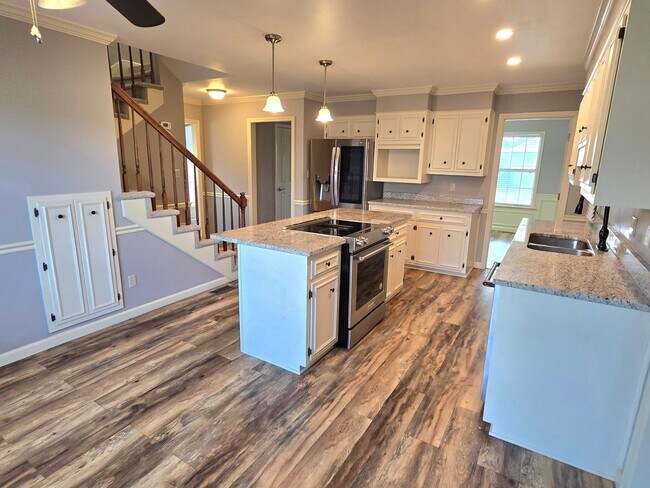 Building Photo - 4517 Crosland Dr