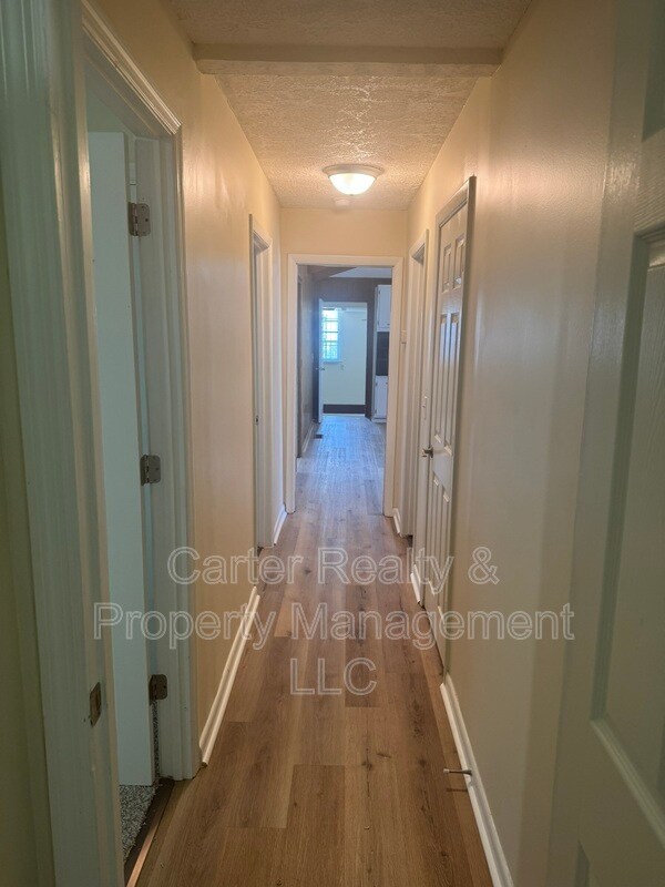 Building Photo - 3004 Lytle Dr