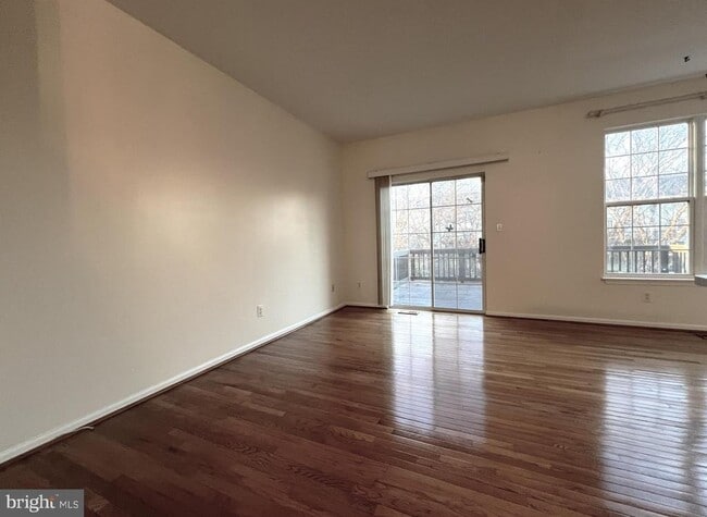 Building Photo - 45504 Trail Run Terrace