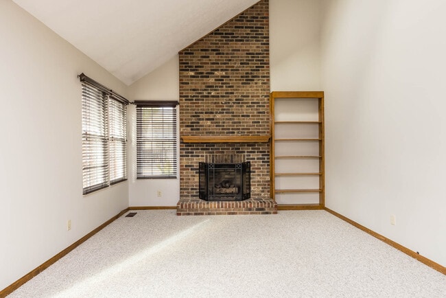 Building Photo - 6085 Tara Hill Dr