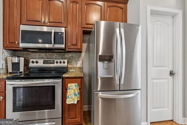 Building Photo - 124 Deerwood Village Dr