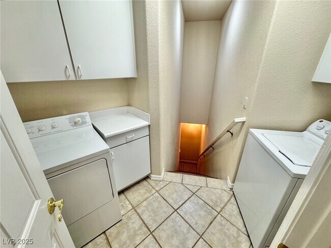 Building Photo - 1550 San Juan Hills Dr