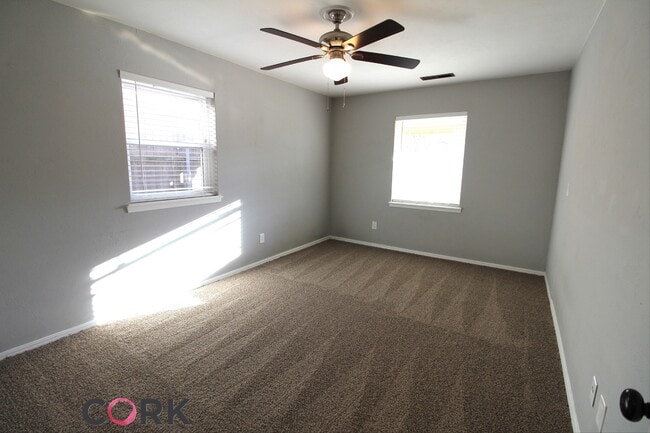 Building Photo - 609 Belle Air Ave