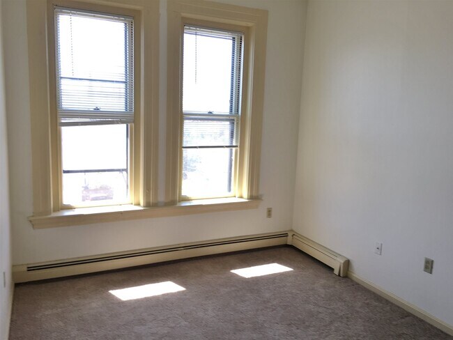 Building Photo - 124 Orange St