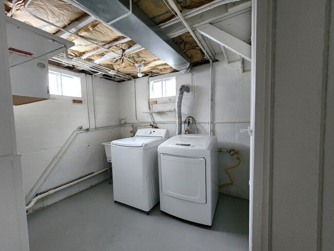 Building Photo - 365 Vandalia St